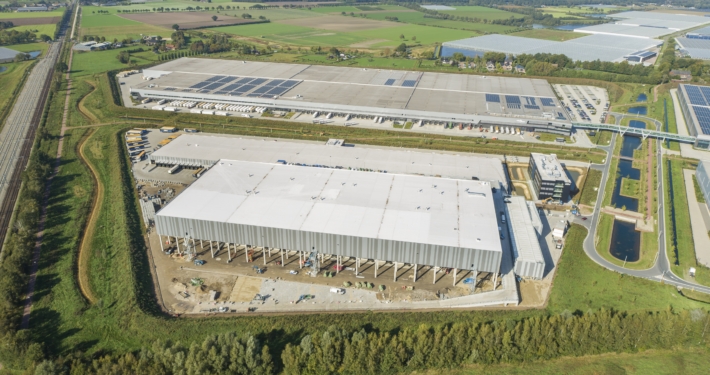 Nieuwbouw dubbeldeks warehouse te Venlo